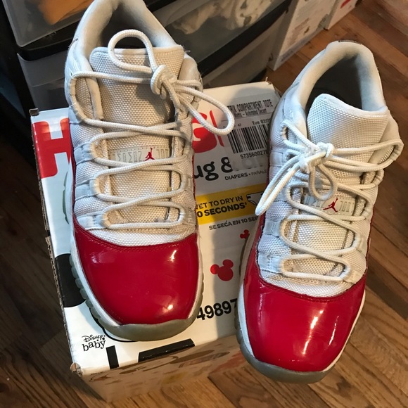 Jordan’s 11 low tops - Picture 4 of 4